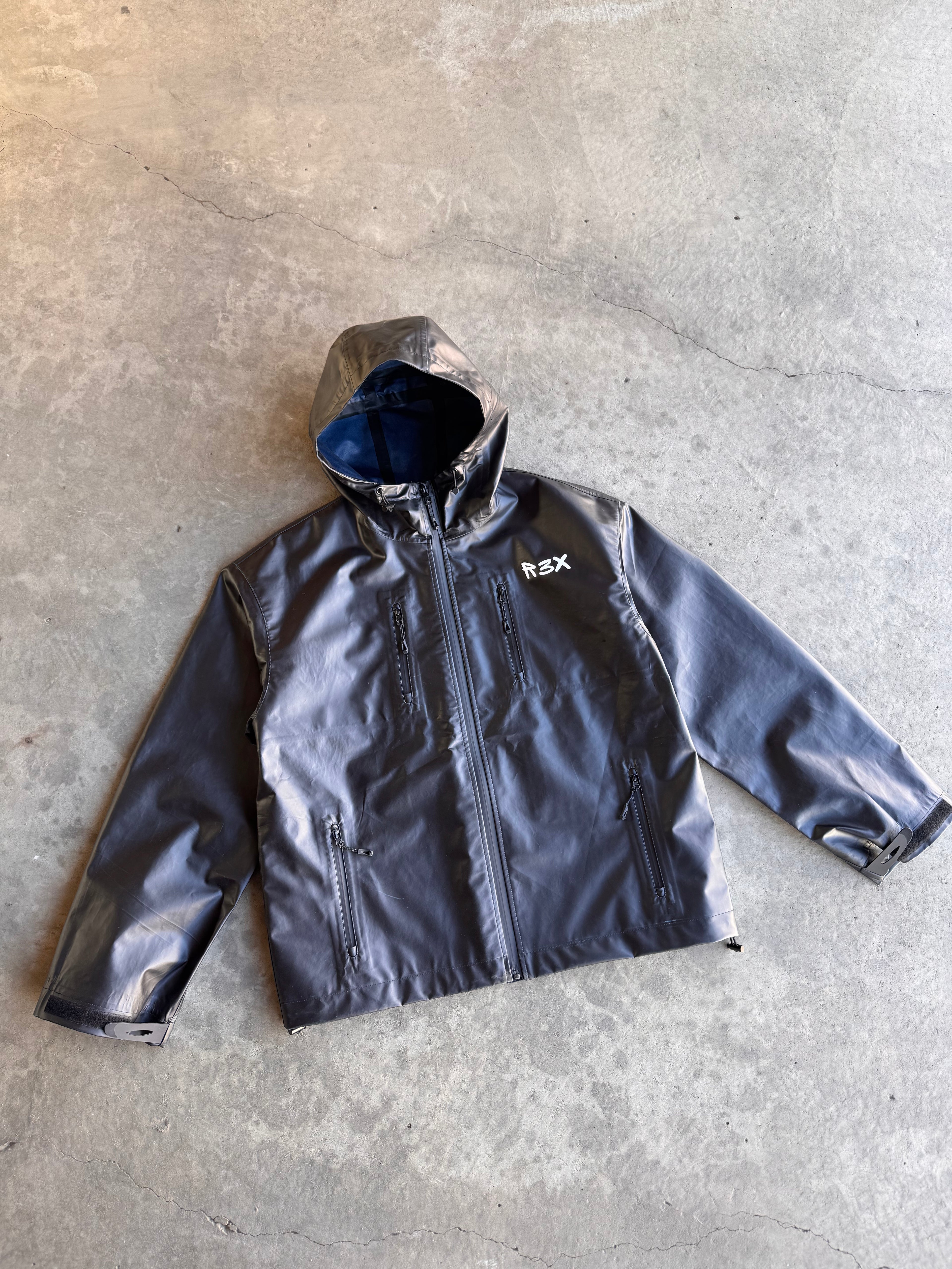 Heat Reactive Jacket (Black to Blue)
