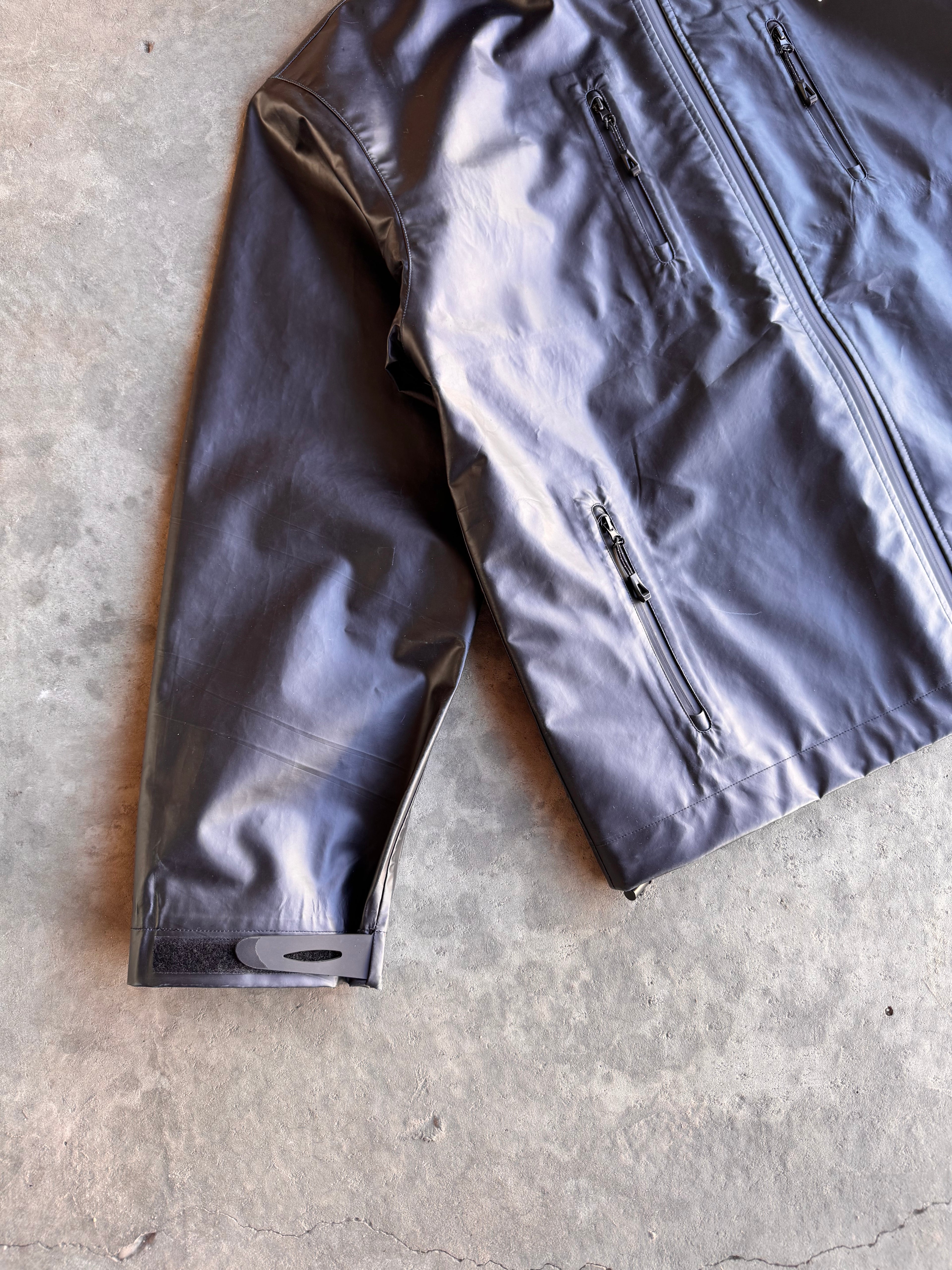 Heat Reactive Jacket (Black to Blue)